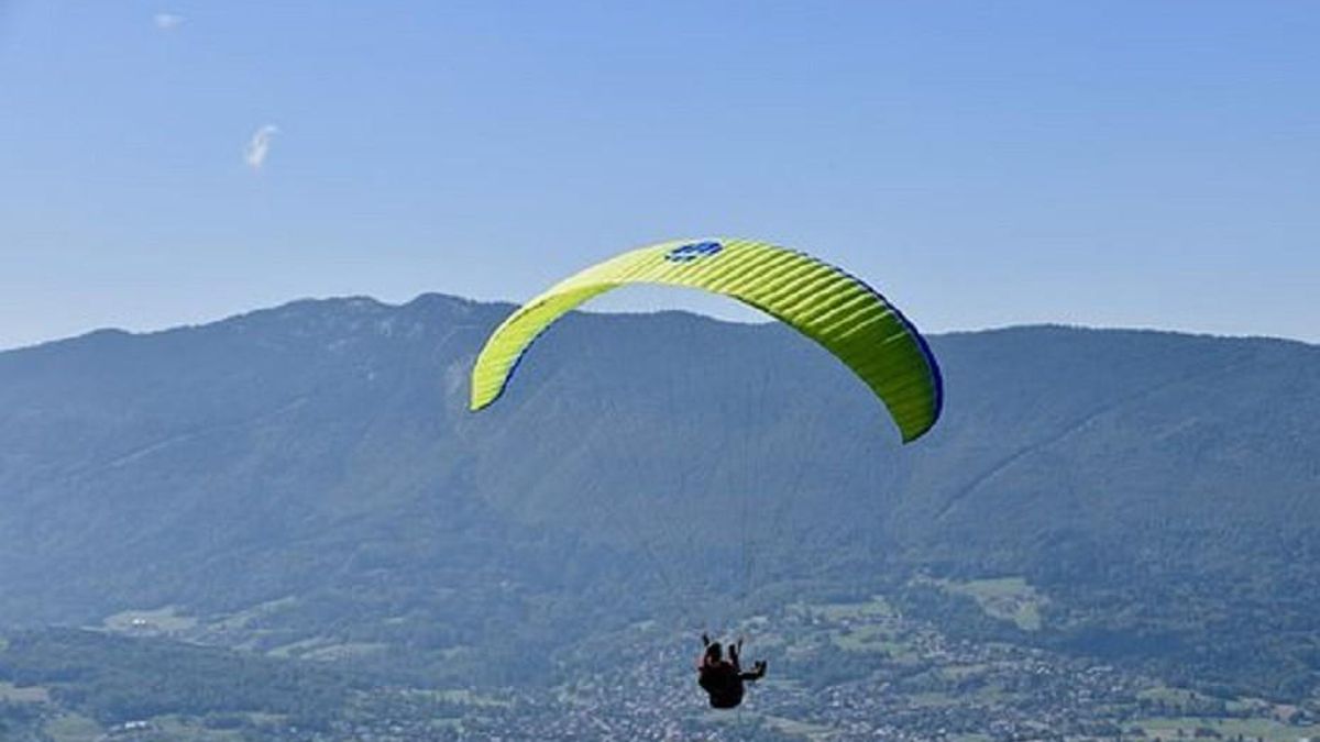 Dos hombres mueren tras sufrir una caída en parapente en Alarilla, Guadalajara