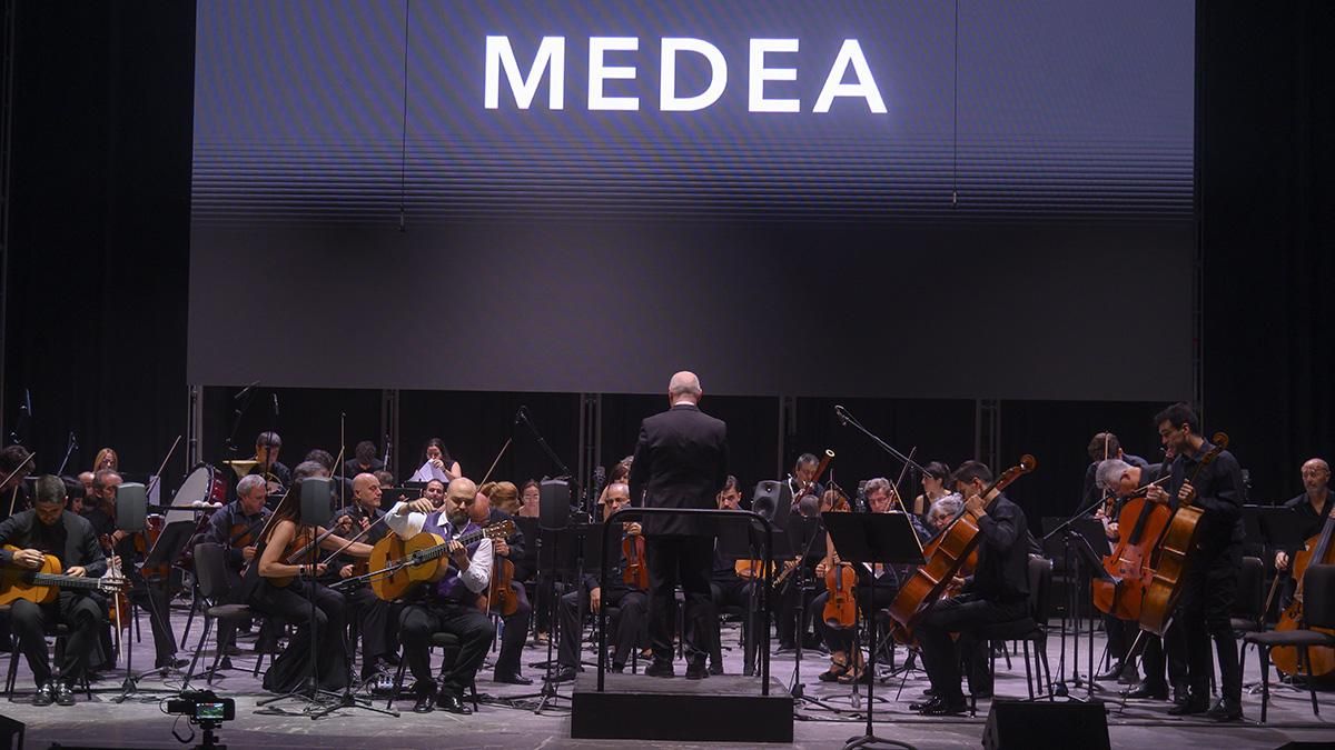 Homenaje a Manolo Sanlúcar en el inicio del Festival de la Guitarra
