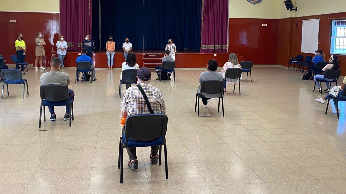 La corporación se reunió con los trabajadores.