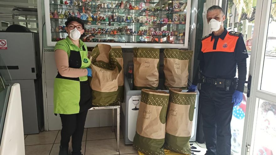 “La Tartería” dona desde el pasado 24 de marzo cada día 300 panes a la Corporación capitalina.