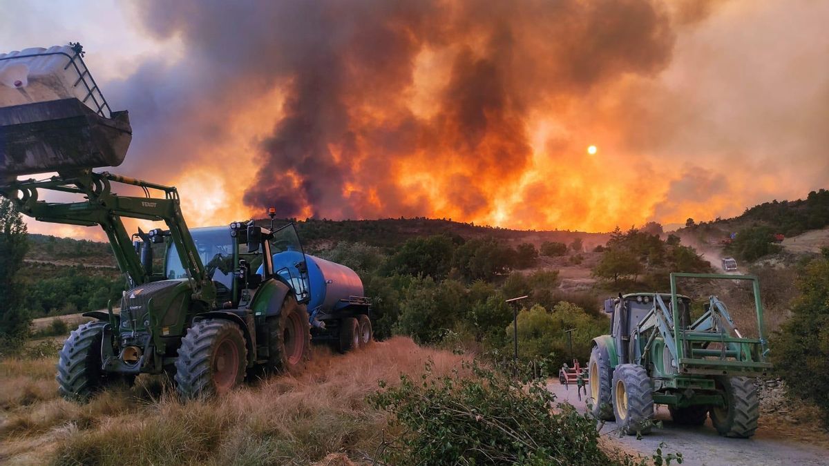 Los agricultores también colaboraron en el incendio de Riglos