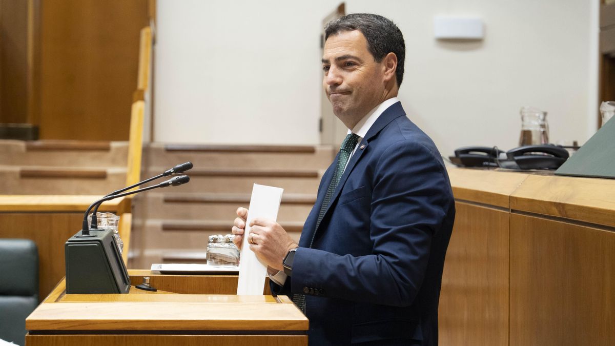 EH Bildu cree que el PNV ha dinamitado el pacto migratorio y Pradales les acusa de copiar a la "extrema derecha"