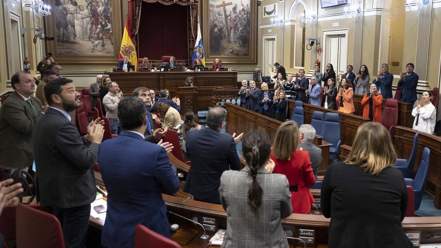 El Parlamento canario aprueba la Ley de la Presidencia, que deja a los expresidentes autonómicos sin sueldo vitalicio