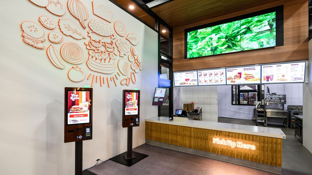 Burger King prueba una IA para vigilar si los empleados dicen "por favor" y "gracias"