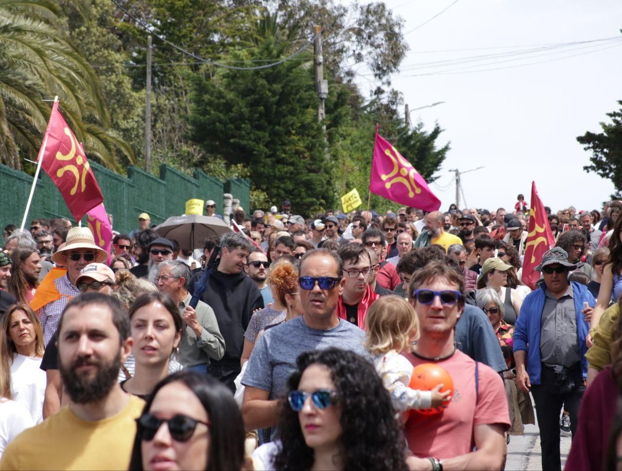 Manifestantes durante el recorrido.