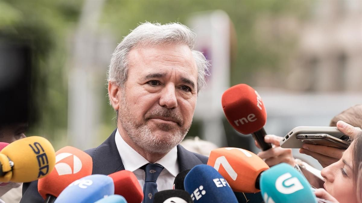 El presidente de Aragón, Jorge Azcón, a su llegada a la reunión de la Junta Directiva Nacional del Partido Popular (PP) en la sede de calle Génova, a 19 de mayo de 2025, en Madrid (España).
