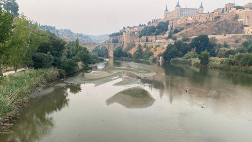 El Gobierno de Castilla-La Mancha pide explicaciones a la Confederación del Tajo por el descenso del caudal en Toledo
