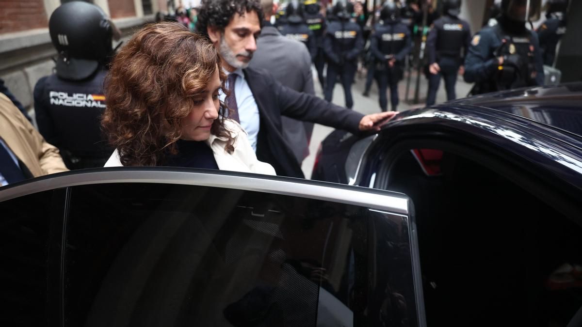 Ayuso ataca la huelga por la educación mientras sigue sin sentarse a negociar con docentes y estudiantes