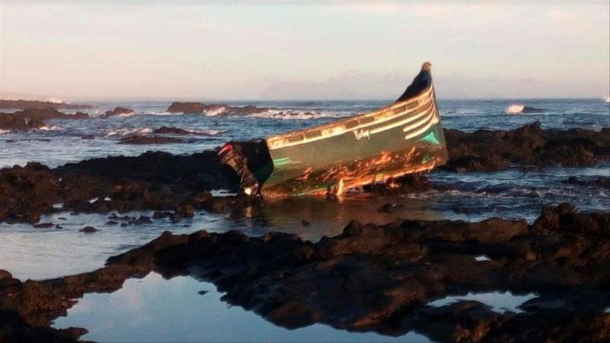 Dos ONG denuncian la muerte de 14 personas en una barca a la deriva al sur de Canarias