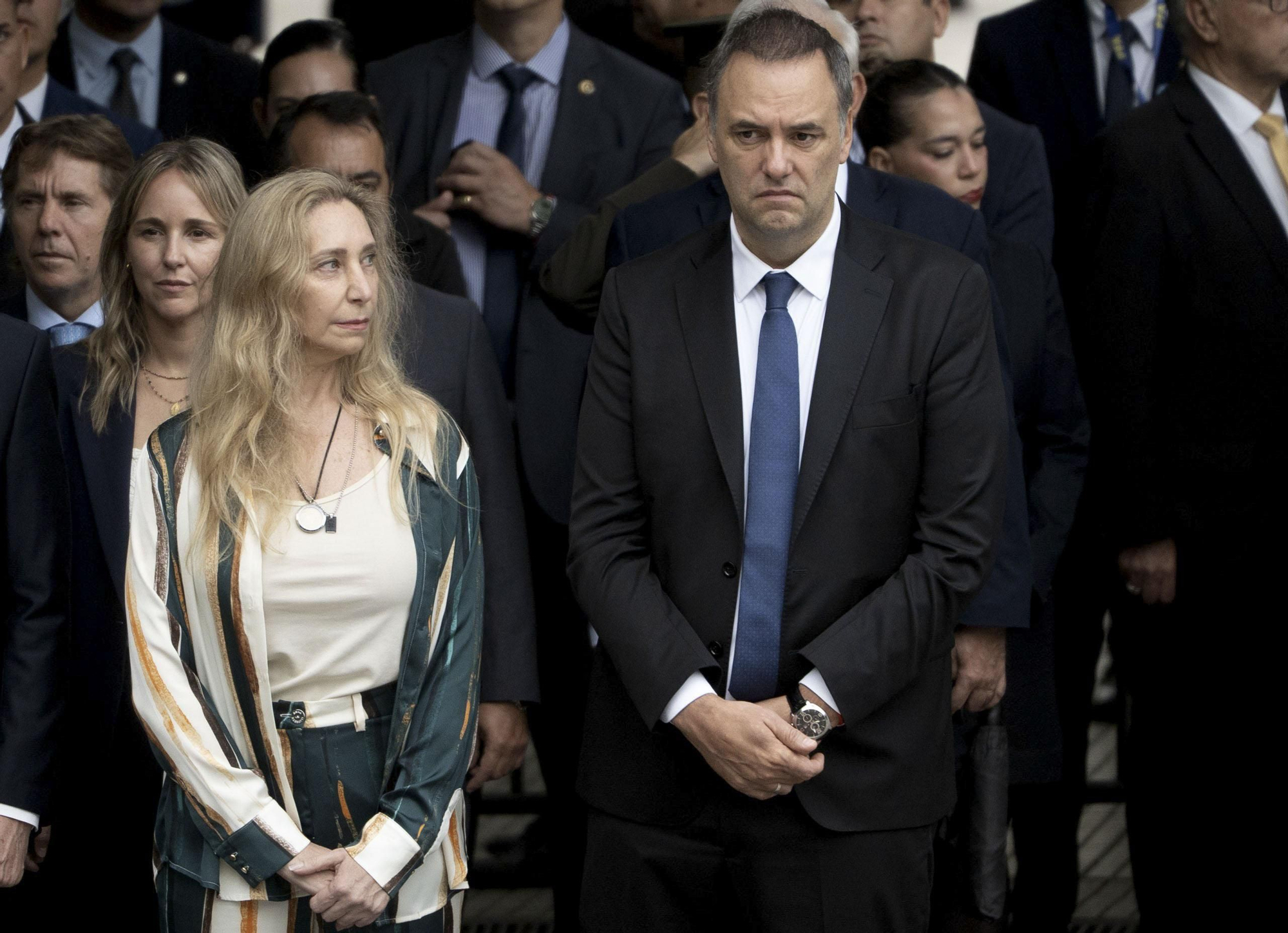 Karina Milei sostiene a Manuel Adorni