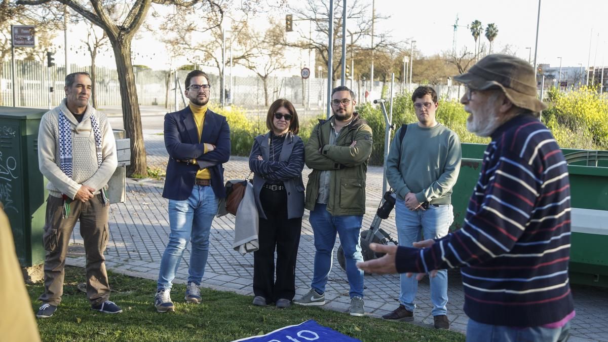 Plantación de un nuevo ginkgo en Miraflores y concentración al cumplirse 15 años del accidente nuclear de Fukushima