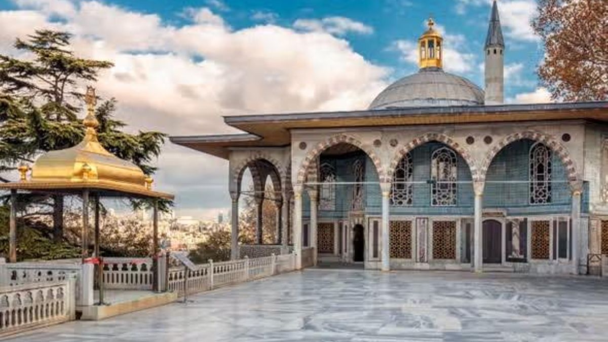 Uno de los patios del palacio de Topkapi