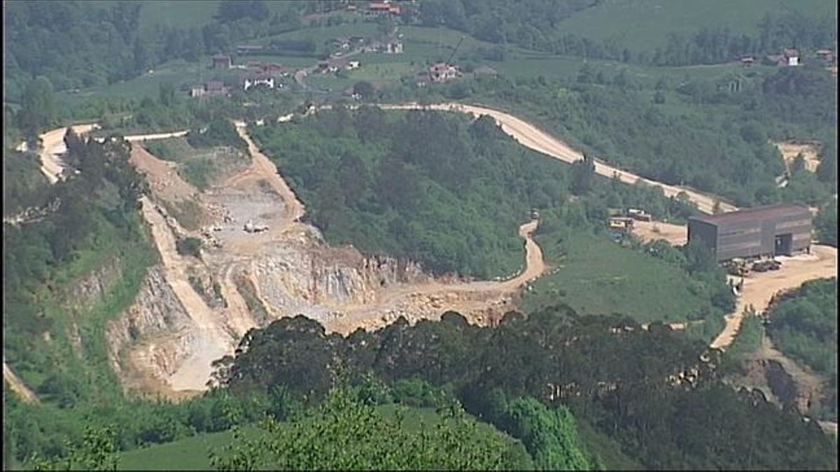 Oviedo aprueba la modificación inicial del PGO para que ArcelorMittal amplíe su cantera en el pulmón verde del Naranco