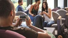 Facebook tiene dos tipos de trabajadores: unos que son muy ricos y otros que son muy pobres