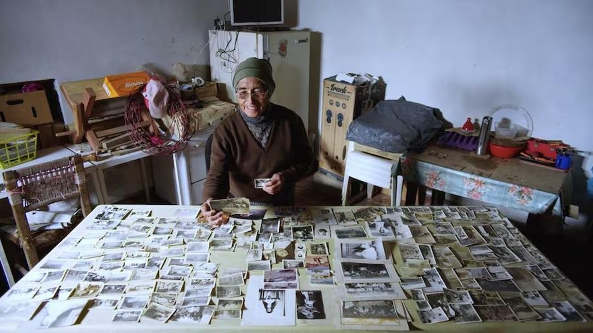 Hortensia Mamani ofrece su archivo íntimo de fotos