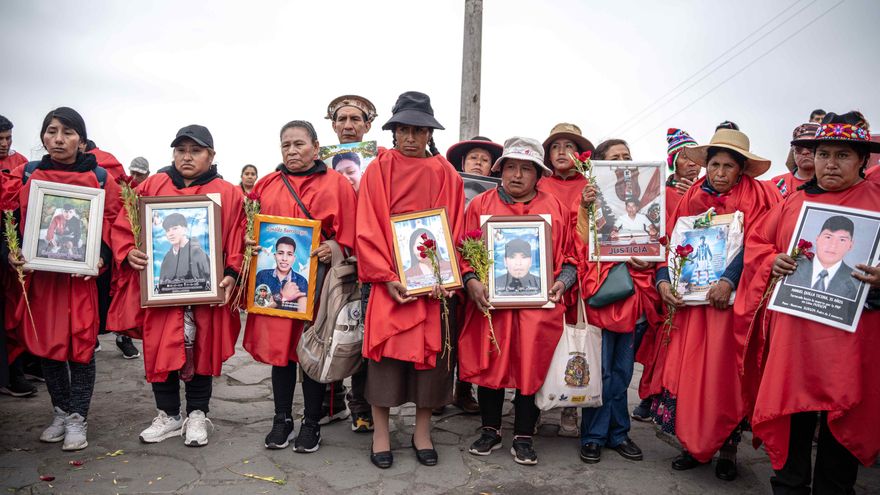 Familiares de víctimas del conflicto interno protestan en Lima contra ley de amnistía