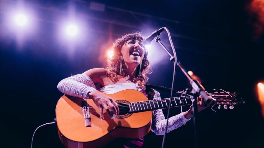 Sandra Monfort durante el concierto 'Un país para escucharlo' en València.