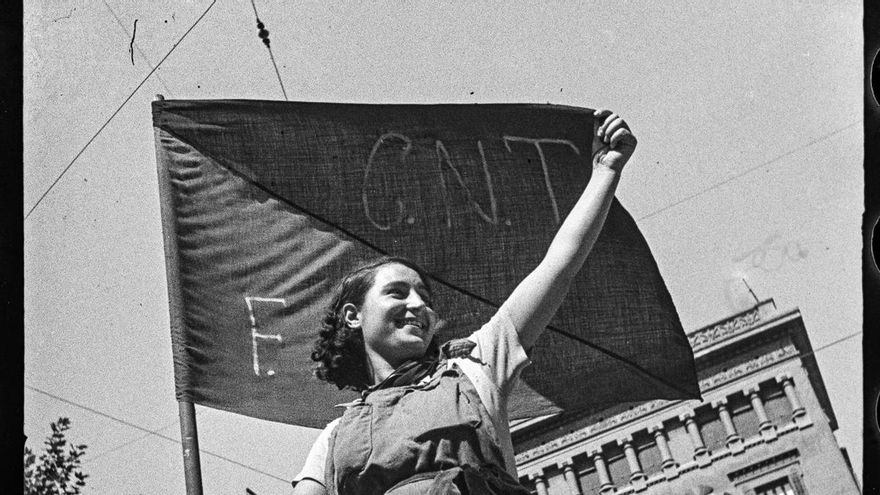 "¡Es la tía Anita!": el enigma despejado tras la icónica foto de la miliciana anarquista durante la Guerra Civil