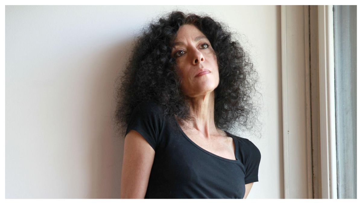 Acaban de reeditarse "Los suicidas del fin del mundo" y "Frutos extraños", dos libros imprescindibles en la obra de Leila Guerriero.