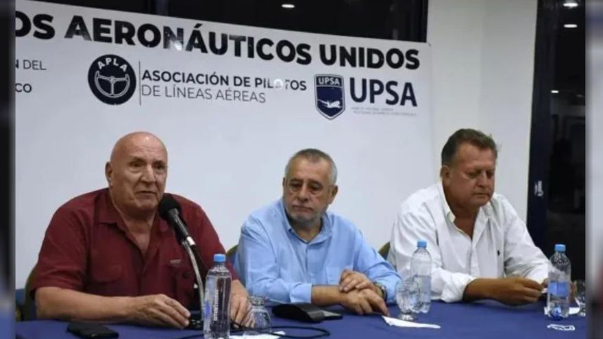 Gremios aeronáuticos rechazan la "esencialidad" y lanzan advertencia al Gobierno