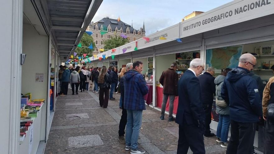 Bob Pop, Pablo Rivero y Marta Jiménez Serrano llegan a León durante la Feria del Libro