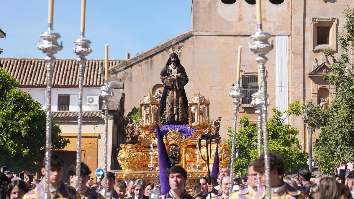 Salida procesional de la Hermandad del Rescatado, en imágenes