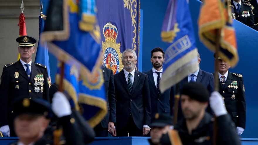 El ministro de Interior, Fernando Grande-Marlaska, y el secretario de Estado de Seguridad, Rafael Pérez, en el acto por el Día de la Policía Nacional en A Coruña.