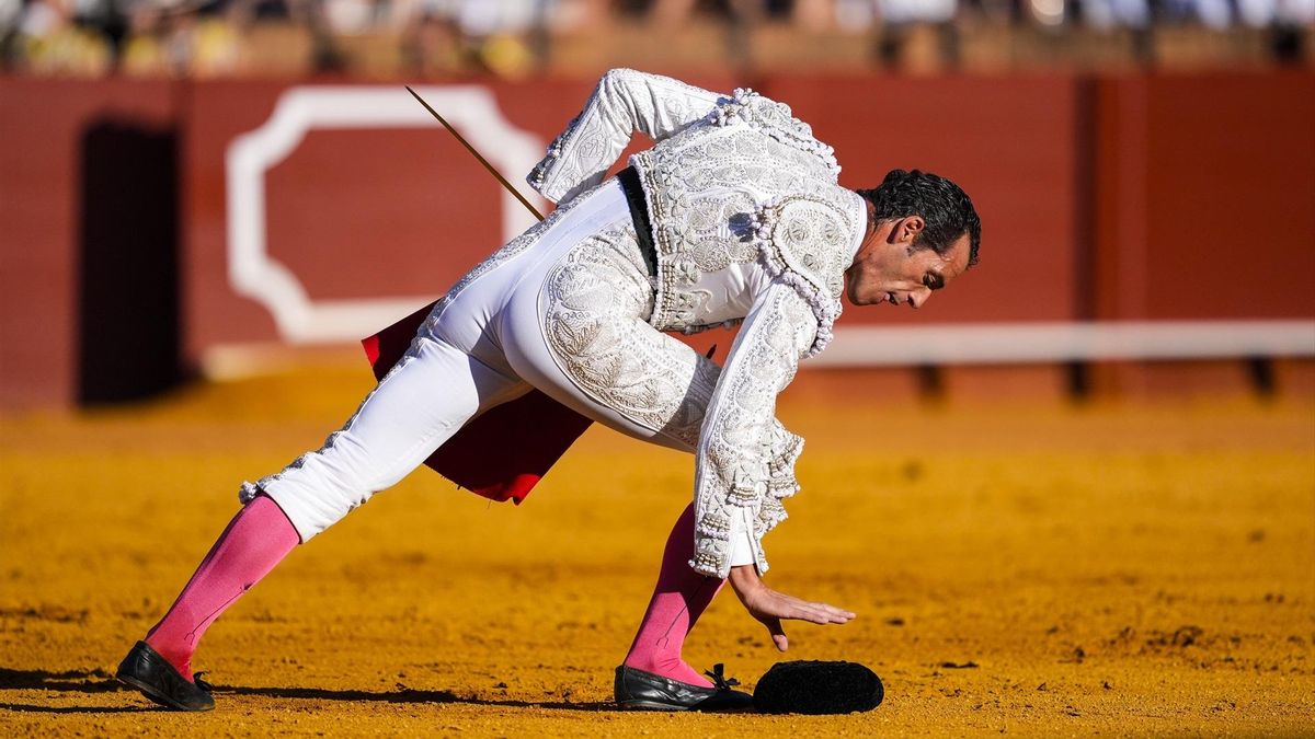 Del albero a la urna: PP y Vox azuzan la guerra cultural sobre los toros para captar el voto de los jóvenes en Andalucía
