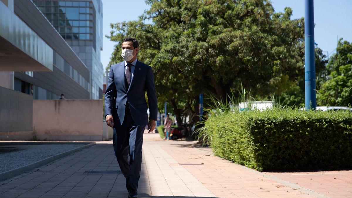 Archivo - El presidente de la Junta de Andalucía, Juanma Moreno, presenta el proyecto del nuevo Hospital Cartuja-Macarena, siendo el primer acto público después de superar el Covid a 07 de junio del 2021 en Sevilla, Andalucía (Foto de archivo).