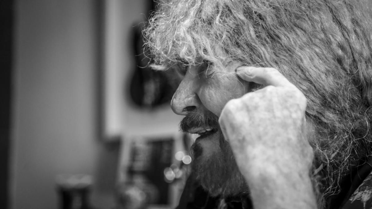 Entrevista N&B a Manuel Martínez, cantante y líder de Medina Azahara