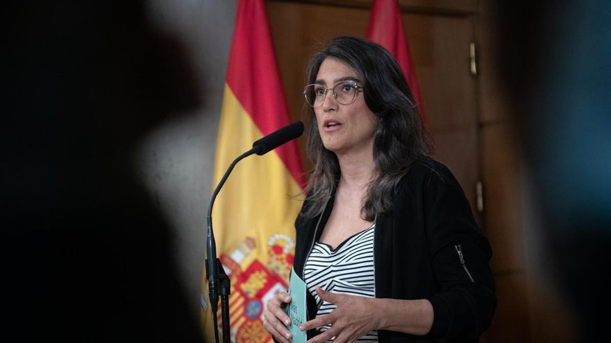 La portavoz de Más Madrid en la Asamblea de Madrid, Manuela Bergerot, tras una sesión plenaria.
