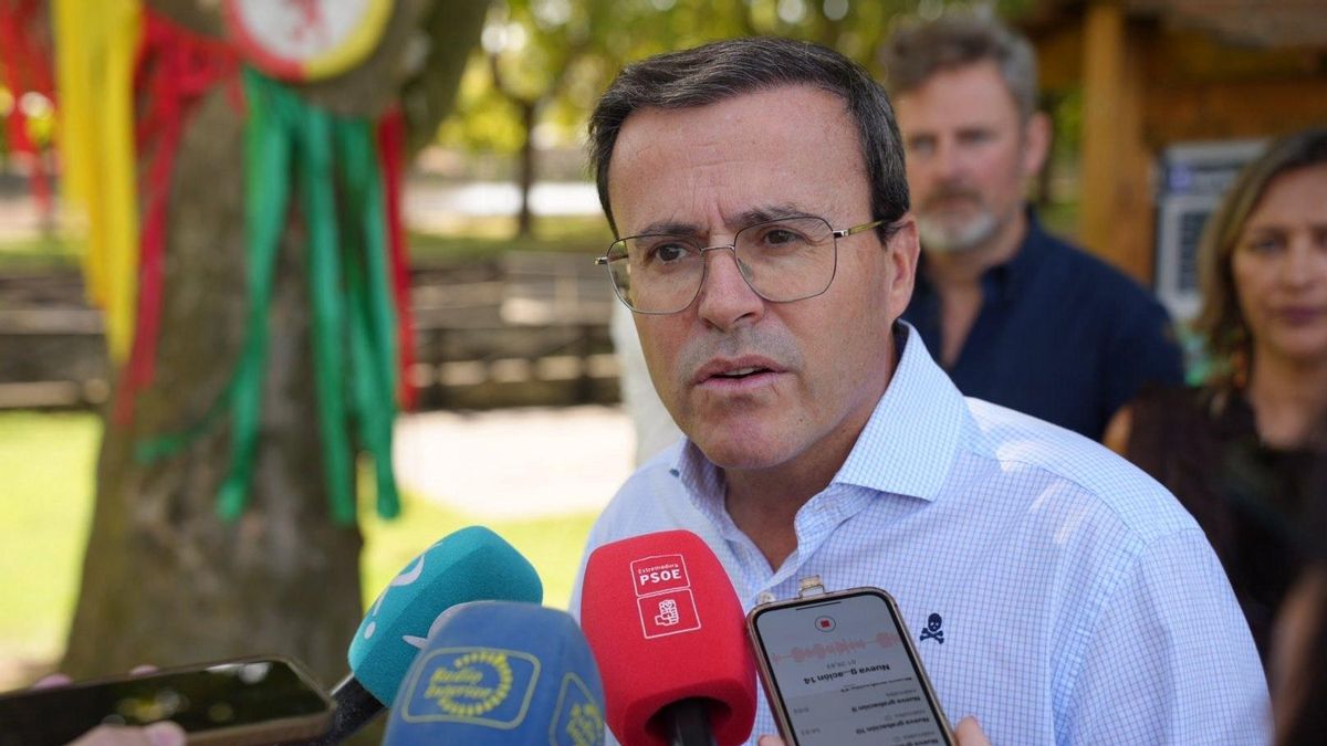 El secretario general del PSOE de Extremadura, Miguel Ángel Gallardo, este viernes