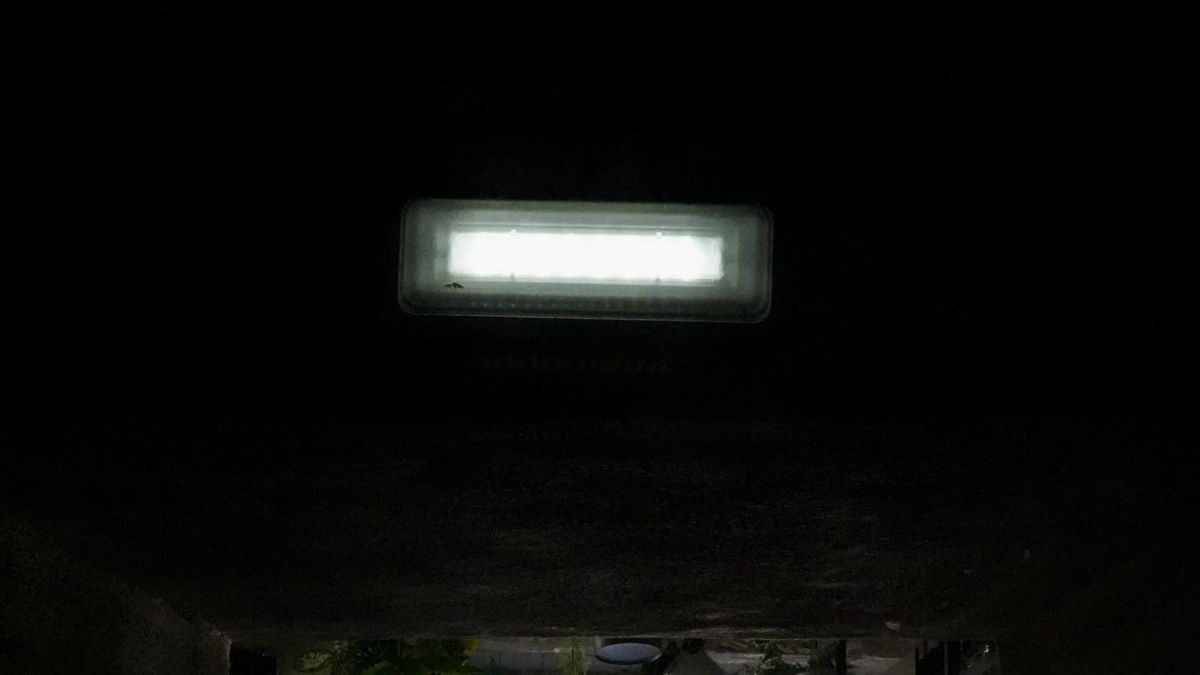 El interior de uno de los bares de León, todavía funcionando con el apagón nacional.