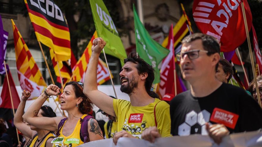 Maestros en la última de las huelgas de educación de este curso en Catalunya
