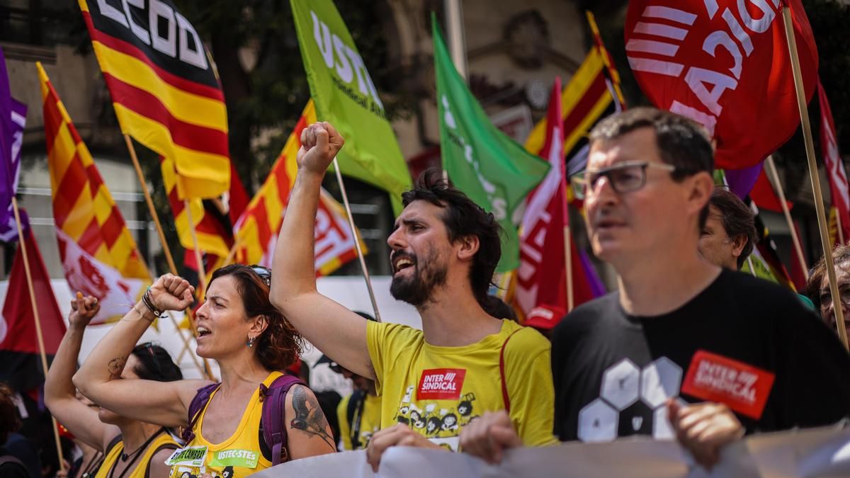 Los sindicatos mantienen la huelga para el primer día de curso en Catalunya después de reunirse con el Govern