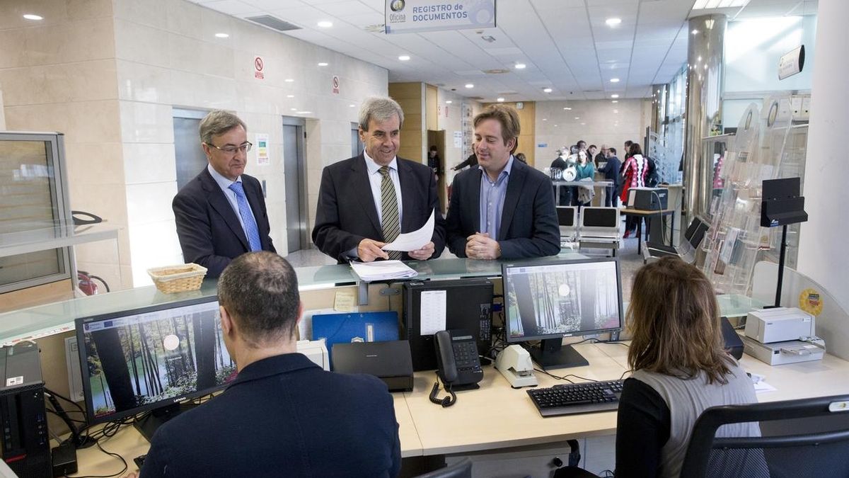 Cantabria destina más de un millón de euros para implantar la administración electrónica en los pequeños municipios
