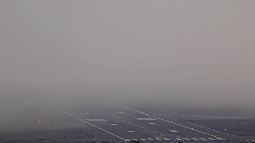 Calima en el aeropuerto de Lanzarote en la tarde de este domingo