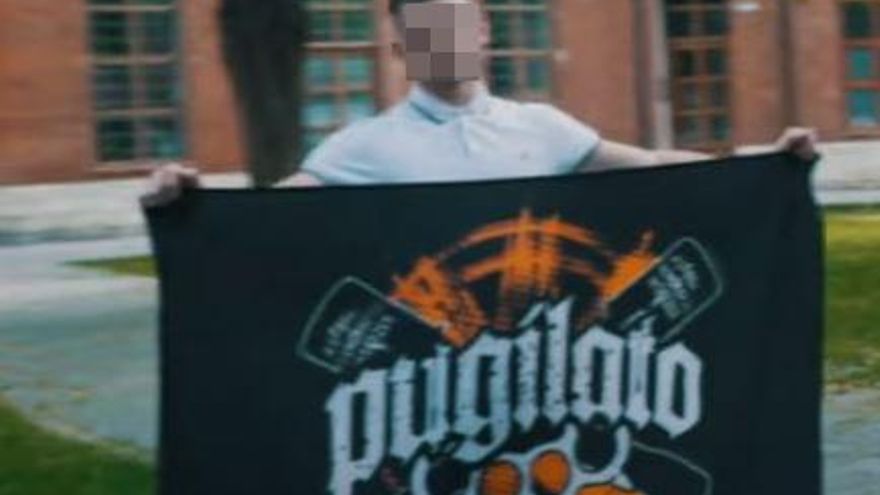 La Fiscalía pide cuatro años de cárcel para un miembro de una banda de rock nazi por difundir mensajes racistas