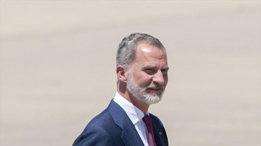Felipe VI llega a la base aérea de Torrejón de Ardoz para recibir presidente  de Estados Unidos.