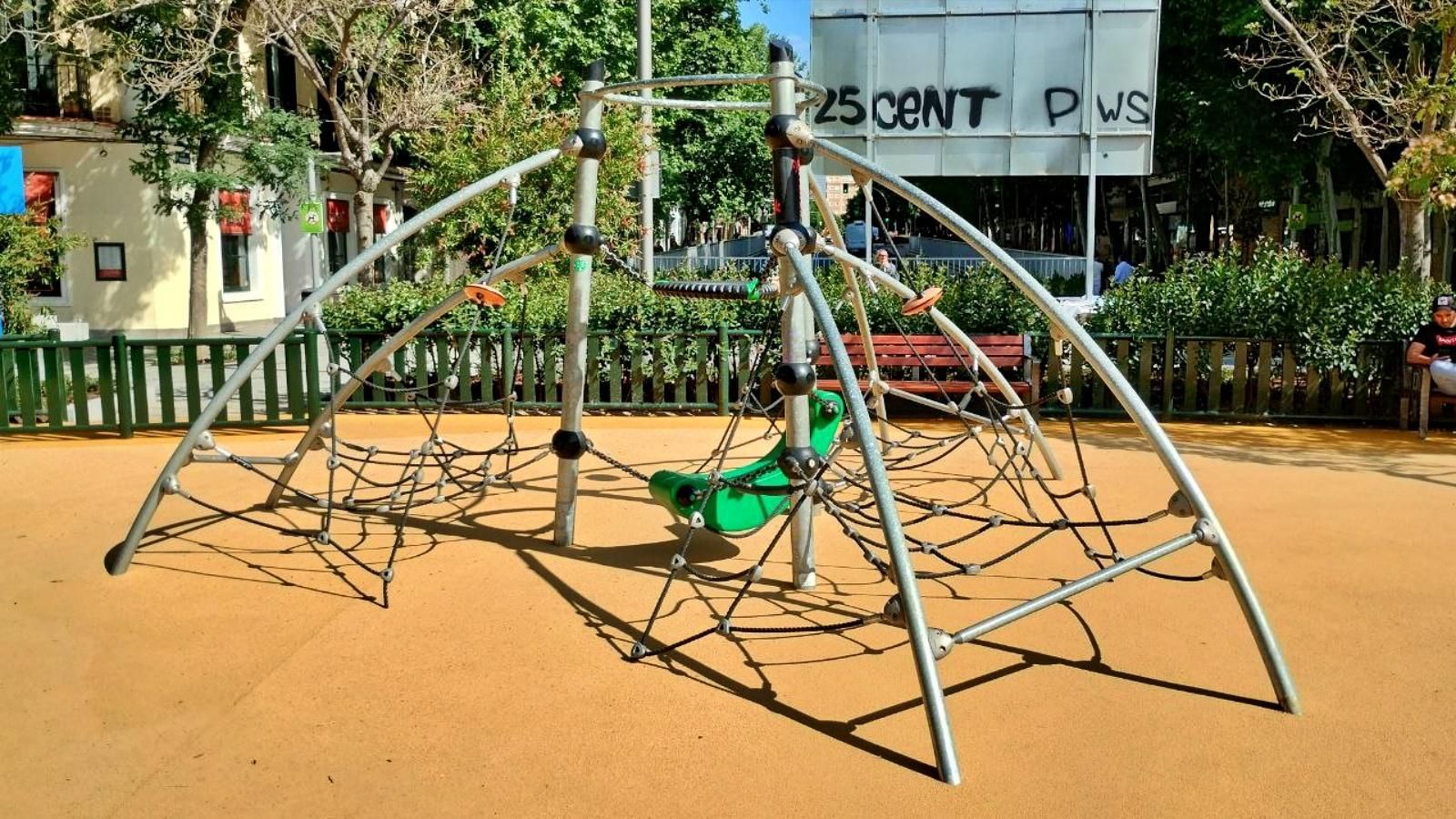 Recorrido foto a foto por la renovada plaza de Olavide