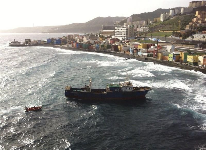 'Lian Run' encallado en Las Palmas de Gran Canaria | Salvamento Marítimo