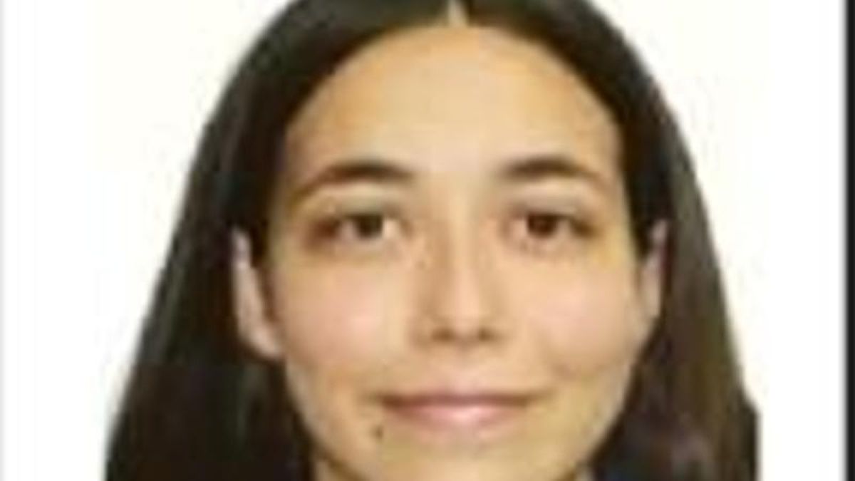 ANDREA CABEZÓN DUEÑAS 23 AÑOS