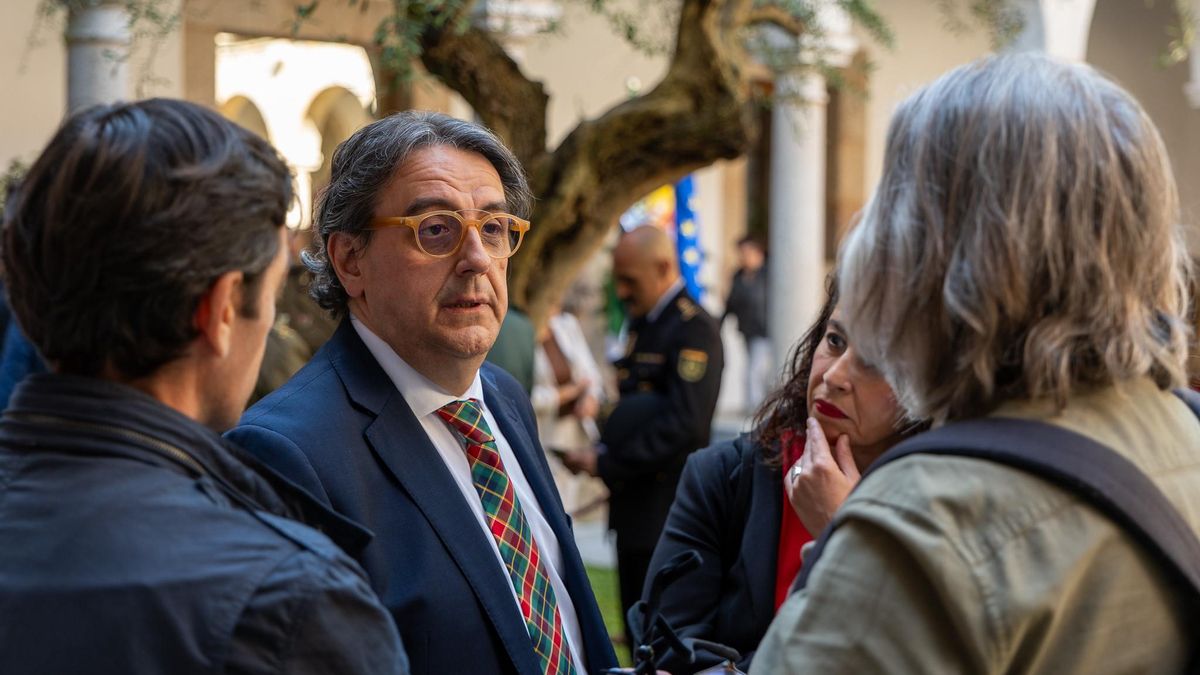 Vergeles deja su escaño y aboga por un equilibrio de experiencia y renovación en el PSOE extremeño