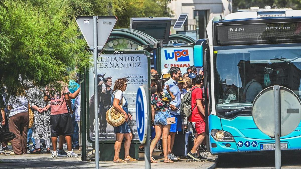 Trabajadores de los autobuses denuncian que el Ayuntamiento de Santander incumple los criterios de la bolsa de empleo