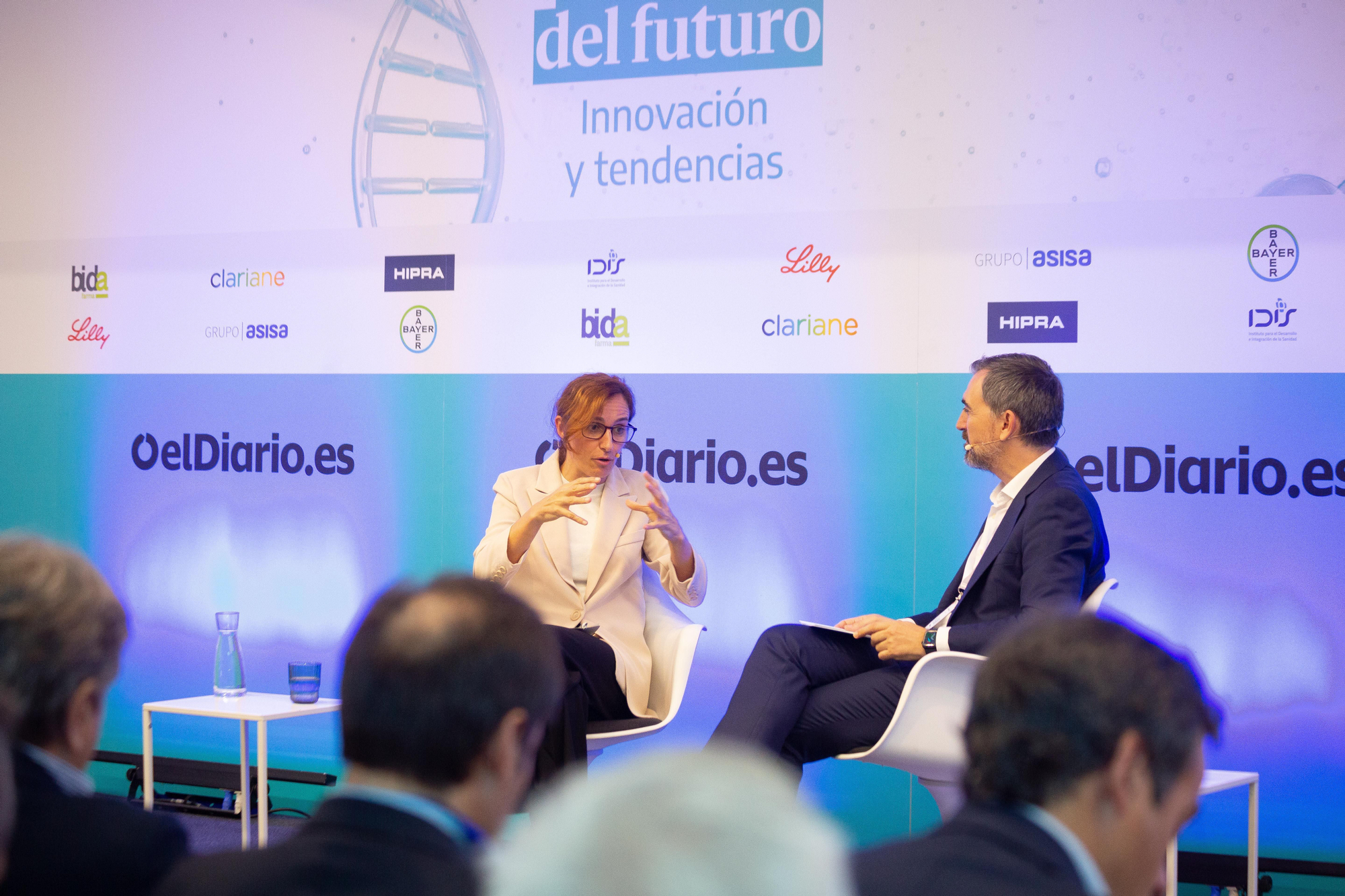 Diálogo entre Mónica García, ministra de Sanidad, e Ignacio Escolar, director de elDiario.es