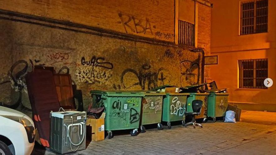 La Federación de Vecinos de Badajoz exige al alcalde Gragera replantear la tasa de basura, el "basurazo"
