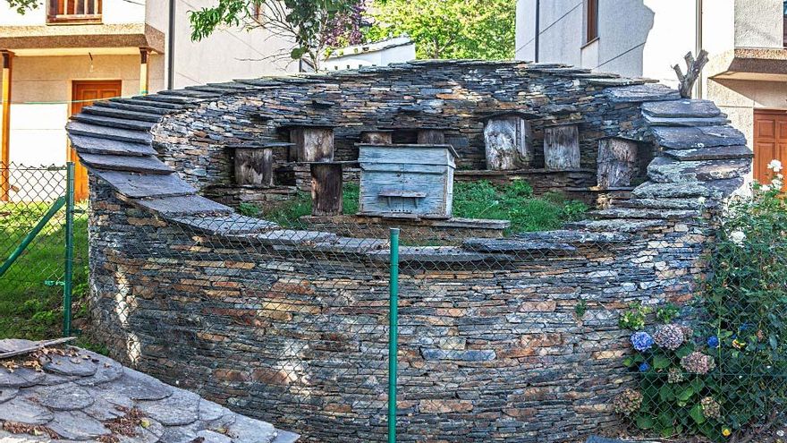 Estas construcciones, de entre 10 y 20 metros de diámetro, se idearon hace siglos para proteger las colmenas del ataque de osos
