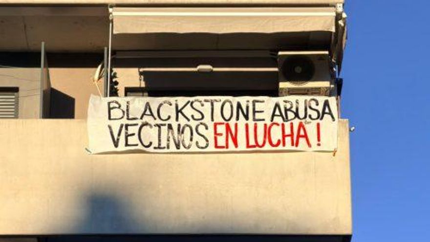 Blackstone planea revender los miles de pisos protegidos que Ana Botella le entregó y amenaza con no renovar contratos