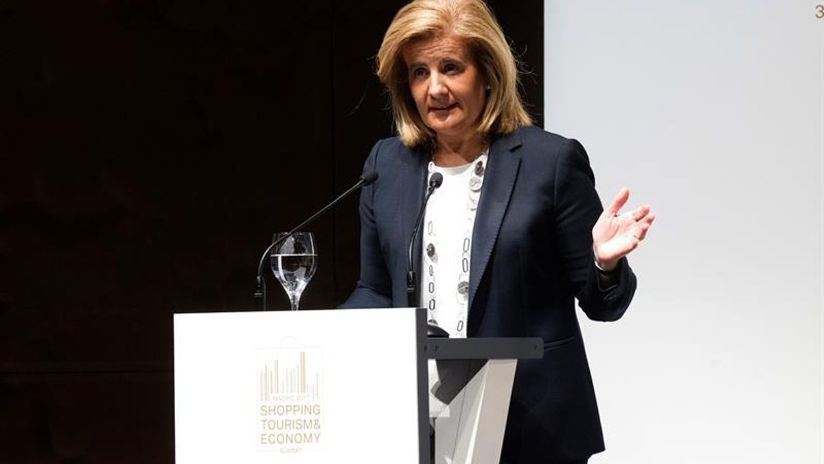 Báñez: de continuar la incertidumbre podría haber riesgo de recesión en Cataluña