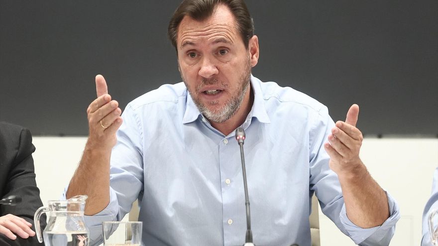 El ministro de Transportes y Movilidad Sostenible, Óscar Puente, durante una rueda de prensa, en la sede del Ministerio, a 30 de octubre de 2026, en Madrid (España). Eduardo Parra / Europa Press